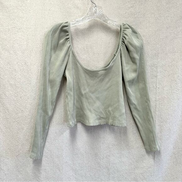 Zara sage green ribbed puff sleeve semi crop top, scoop neck Medium - Picture 7 of 13